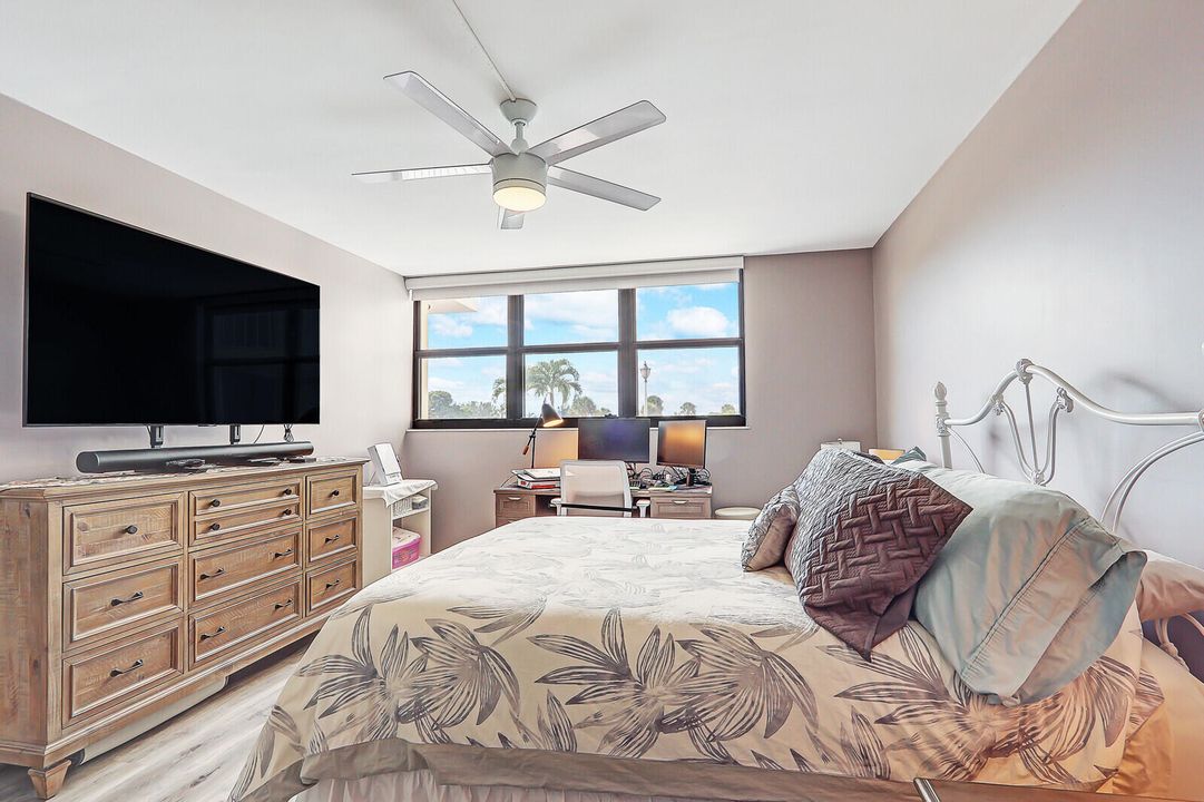 For Sale: $279,000 (2 beds, 2 baths, 1143 Square Feet)