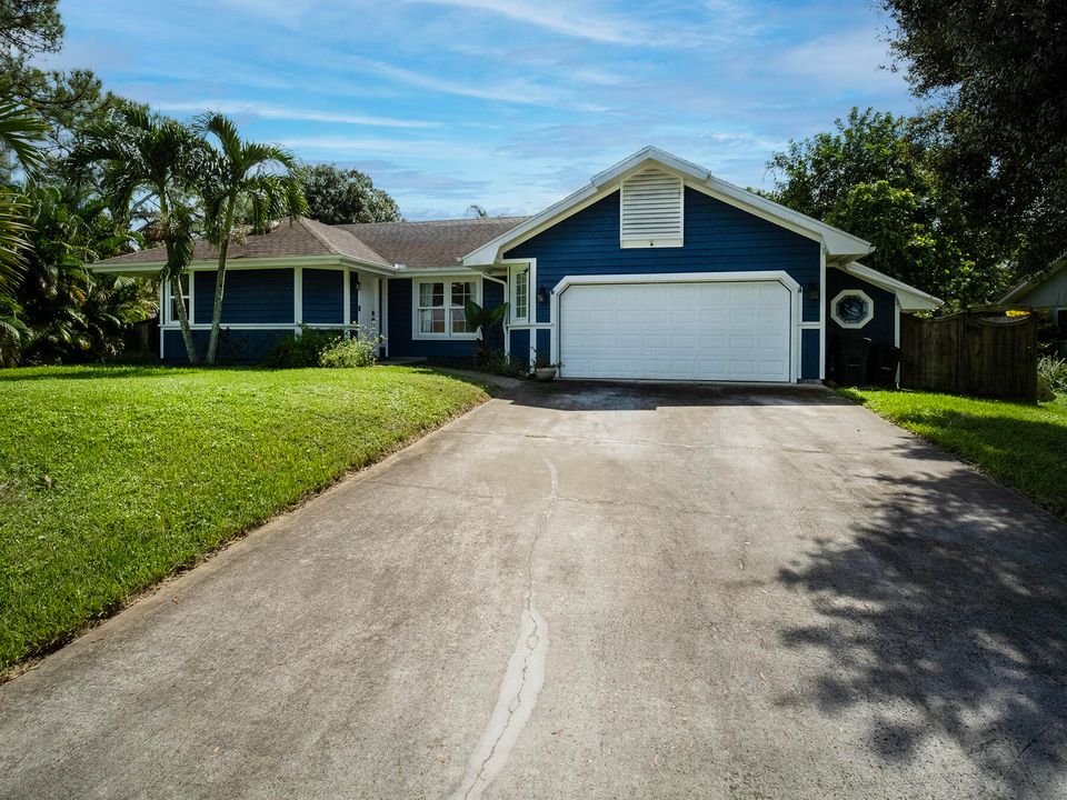 For Sale: $549,999 (3 beds, 2 baths, 1505 Square Feet)