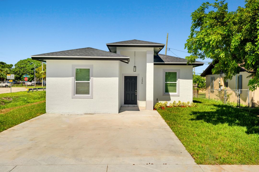 For Sale: $430,000 (4 beds, 2 baths, 1600 Square Feet)