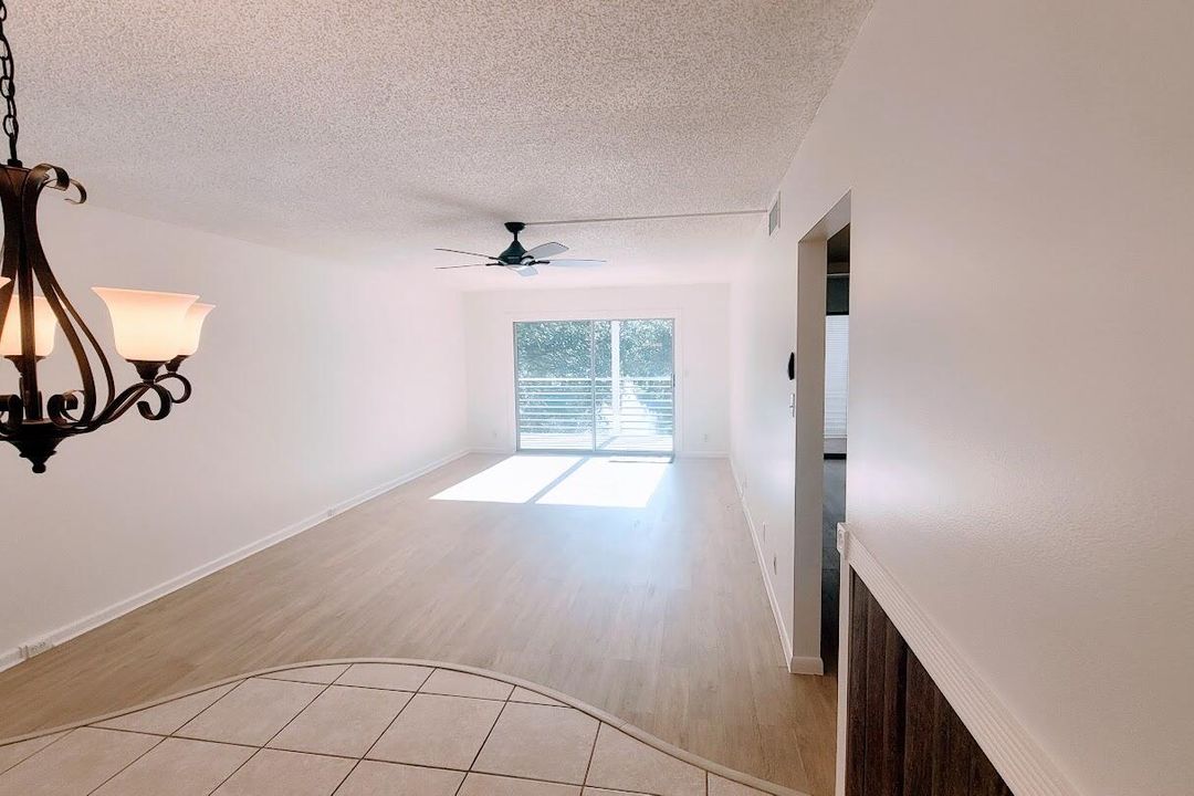 For Rent: $2,350 (2 beds, 2 baths, 1156 Square Feet)