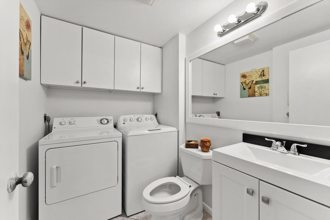 Active With Contract: $289,000 (2 beds, 2 baths, 1236 Square Feet)