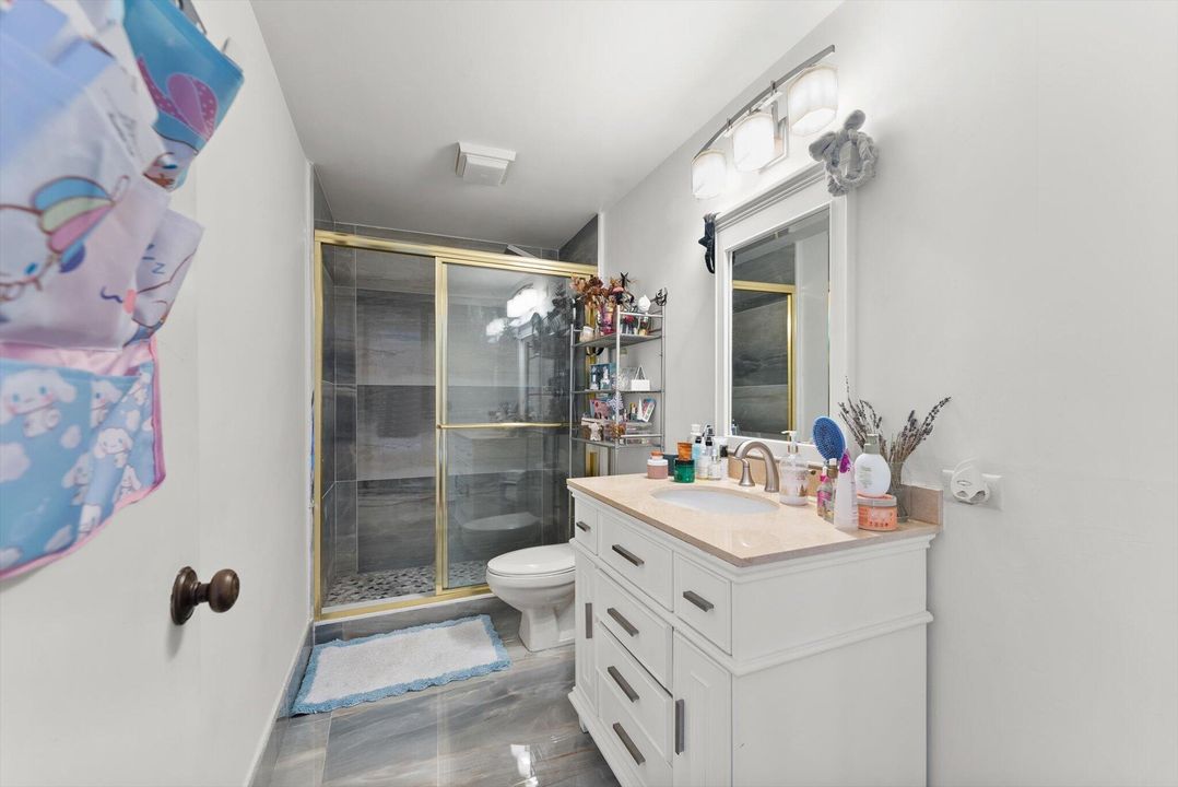 For Sale: $289,000 (2 beds, 2 baths, 1236 Square Feet)