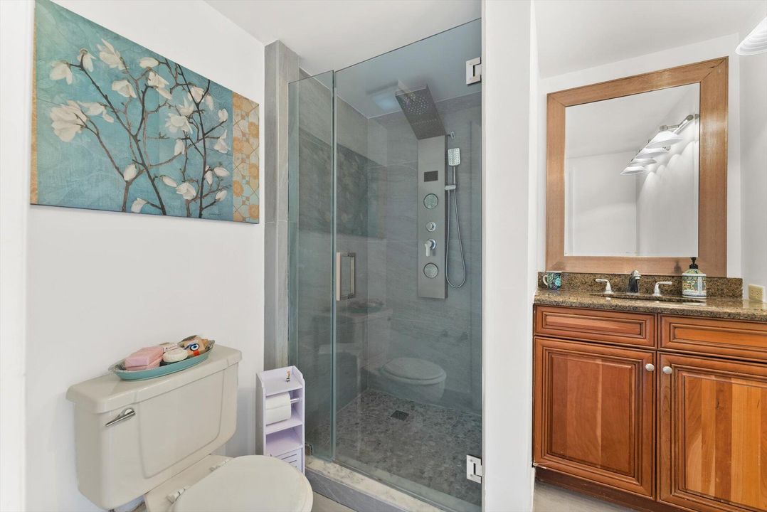 For Sale: $289,000 (2 beds, 2 baths, 1236 Square Feet)