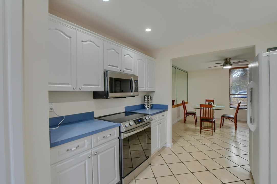 For Sale: $445,000 (2 beds, 2 baths, 1574 Square Feet)