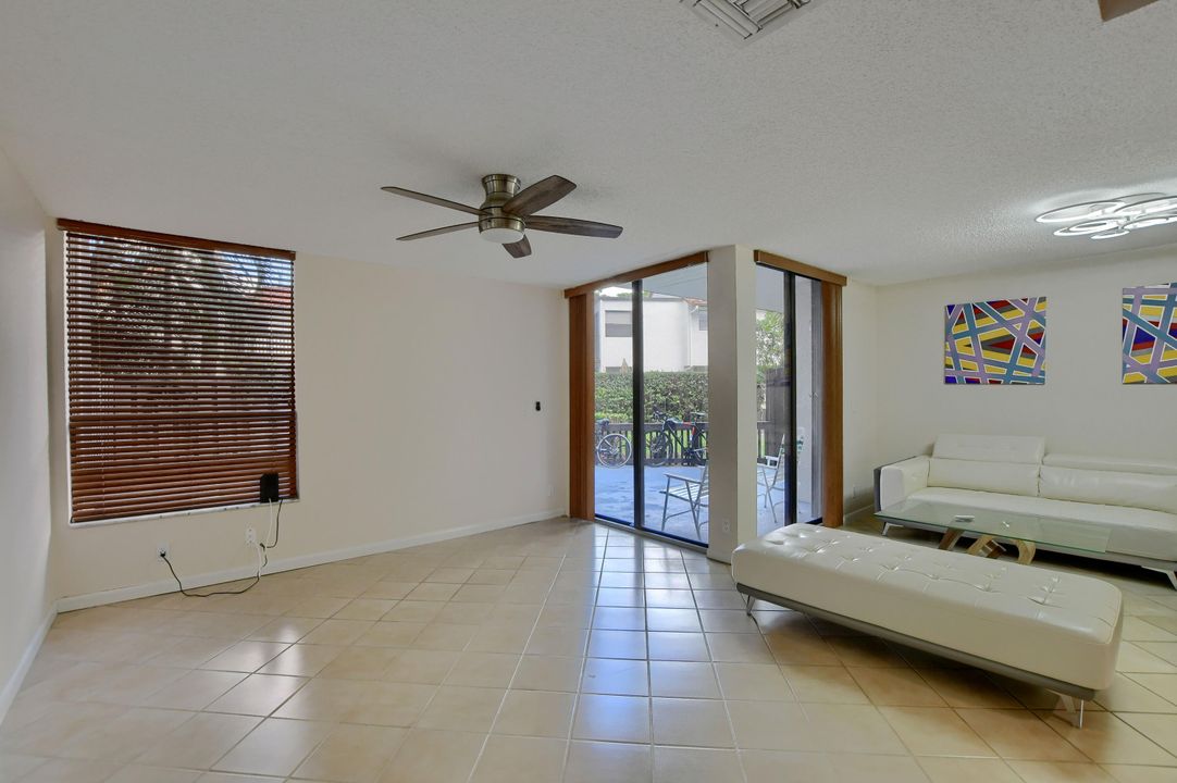 For Sale: $445,000 (2 beds, 2 baths, 1574 Square Feet)