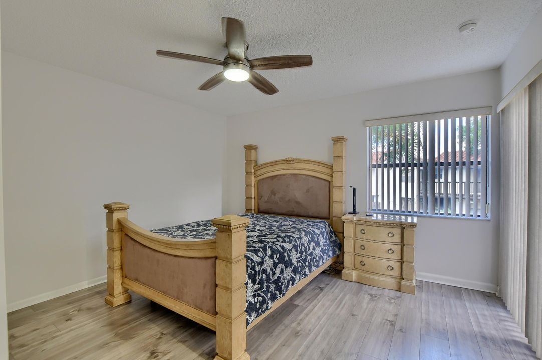 For Sale: $445,000 (2 beds, 2 baths, 1574 Square Feet)