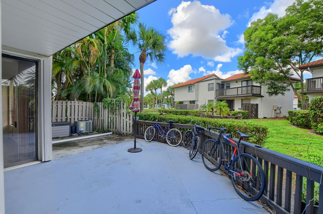 For Sale: $445,000 (2 beds, 2 baths, 1574 Square Feet)