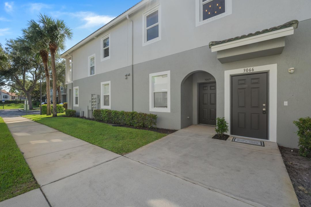 For Sale: $279,900 (3 beds, 2 baths, 1344 Square Feet)