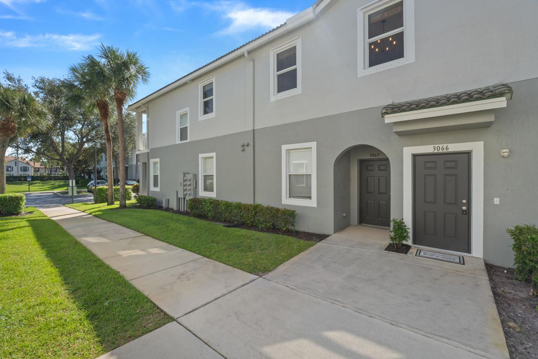 For Sale: $279,900 (3 beds, 2 baths, 1344 Square Feet)