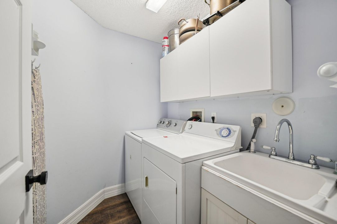 For Sale: $629,900 (3 beds, 2 baths, 1873 Square Feet)