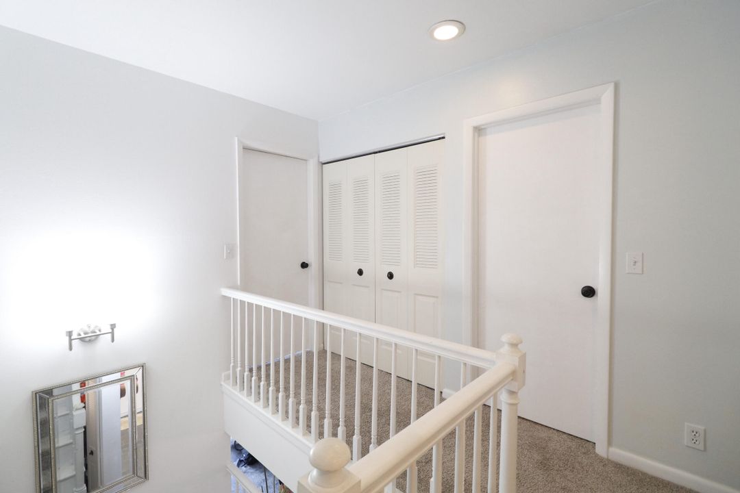 For Sale: $274,900 (2 beds, 2 baths, 1230 Square Feet)