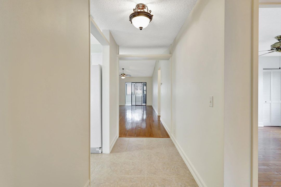 For Sale: $315,000 (2 beds, 2 baths, 1384 Square Feet)