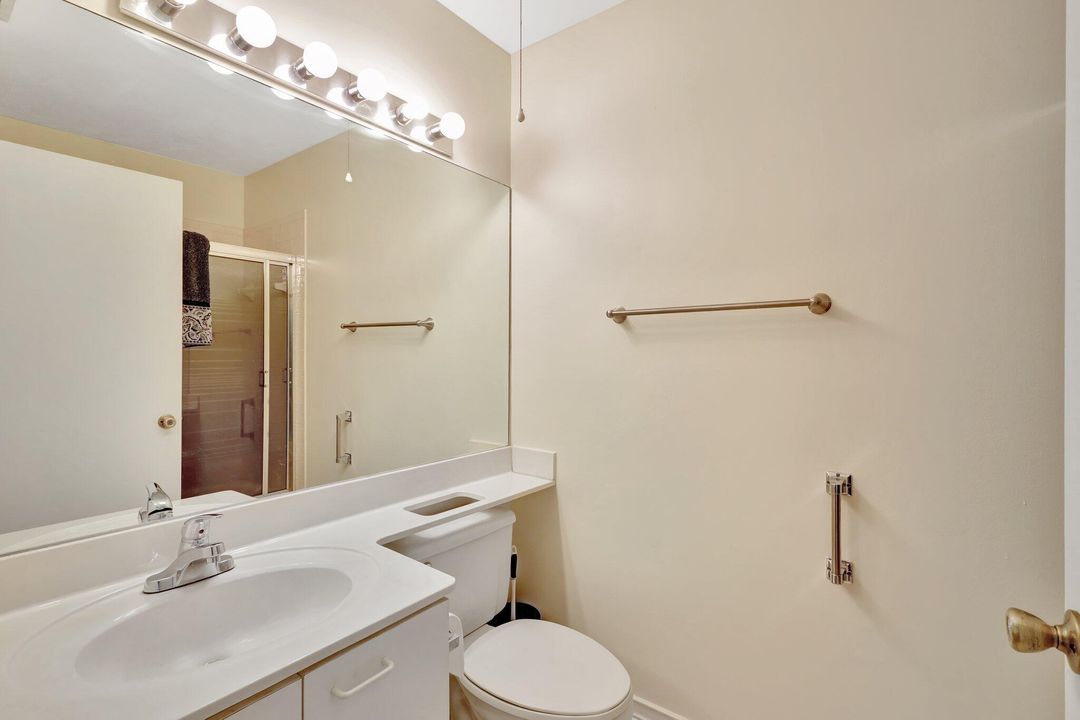 For Sale: $315,000 (2 beds, 2 baths, 1384 Square Feet)