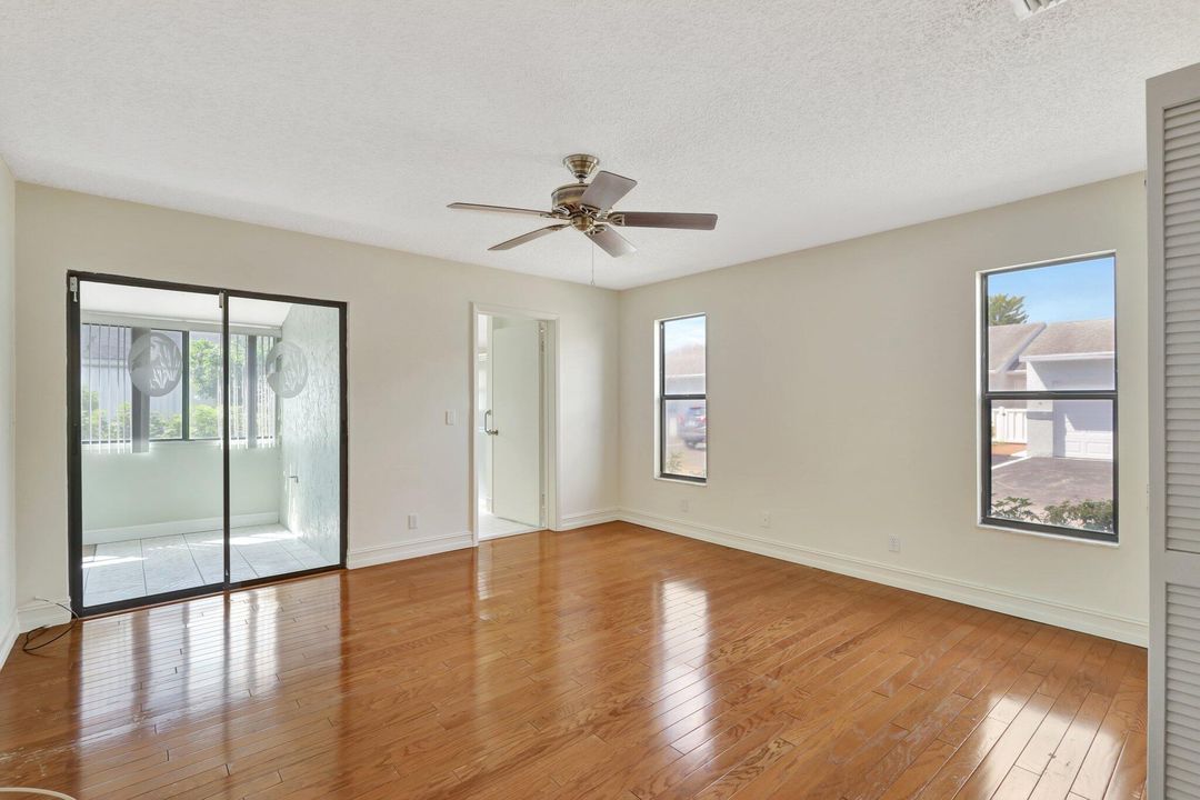 For Sale: $315,000 (2 beds, 2 baths, 1384 Square Feet)