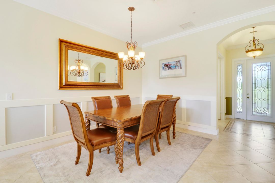 For Sale: $374,900 (2 beds, 2 baths, 1785 Square Feet)