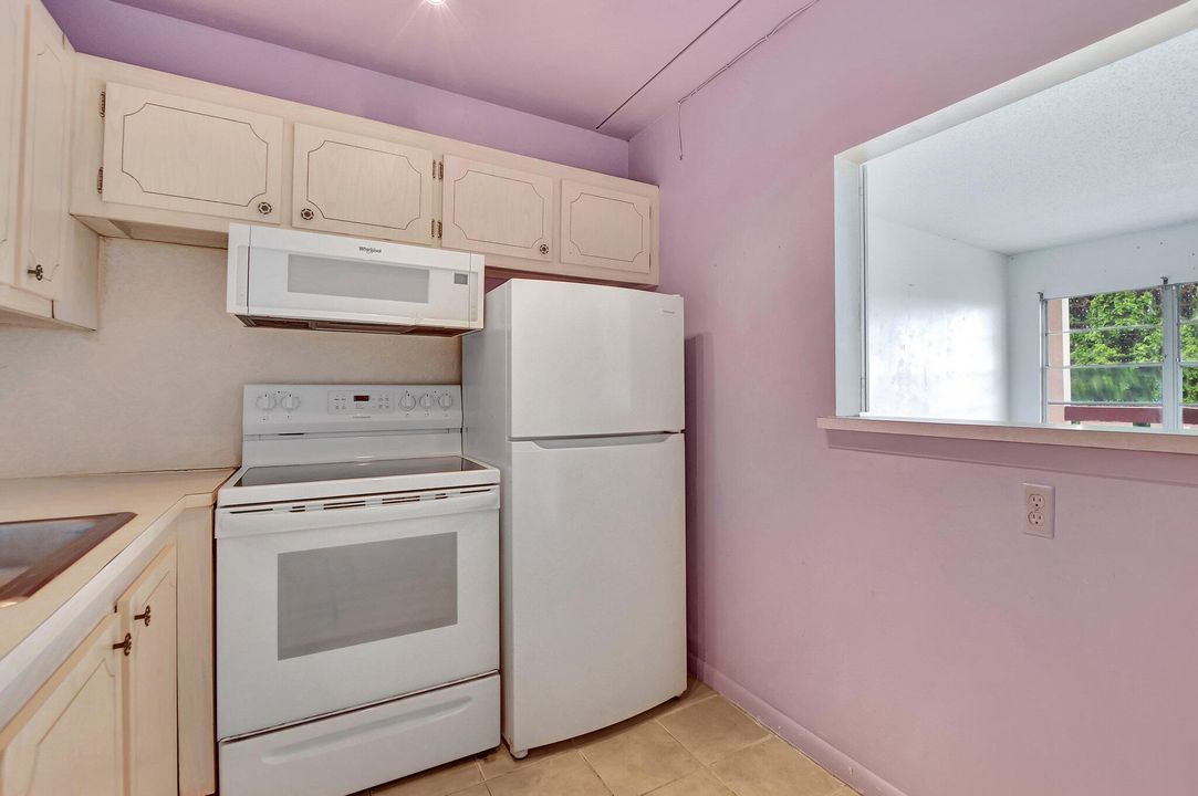 For Sale: $76,900 (1 beds, 1 baths, 600 Square Feet)