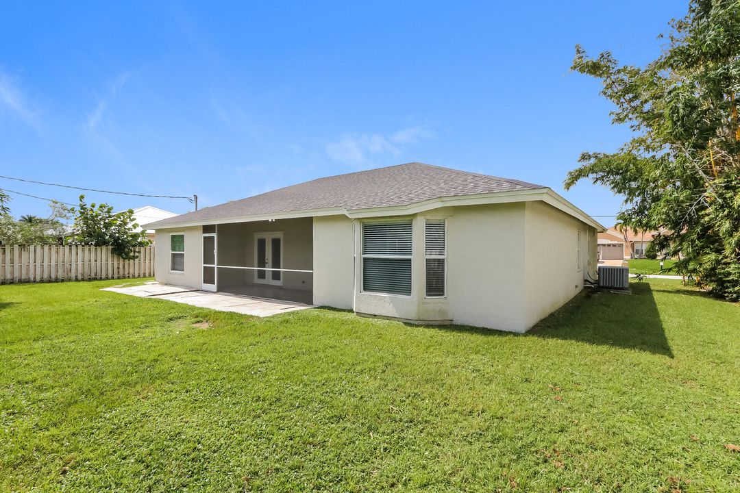 For Rent: $2,265 (3 beds, 2 baths, 1450 Square Feet)