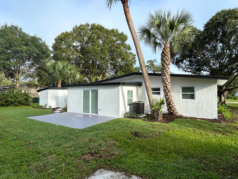 For Sale: $329,000 (3 beds, 2 baths, 1334 Square Feet)