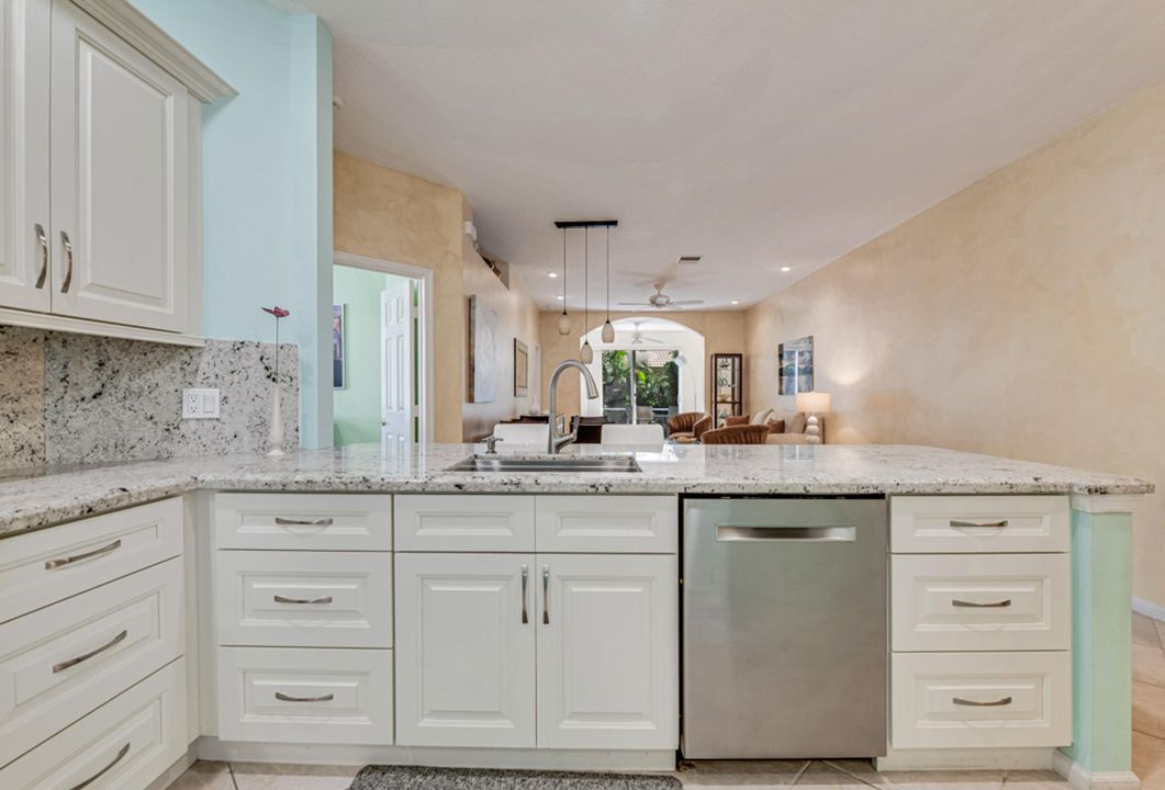 For Sale: $410,000 (3 beds, 2 baths, 1462 Square Feet)