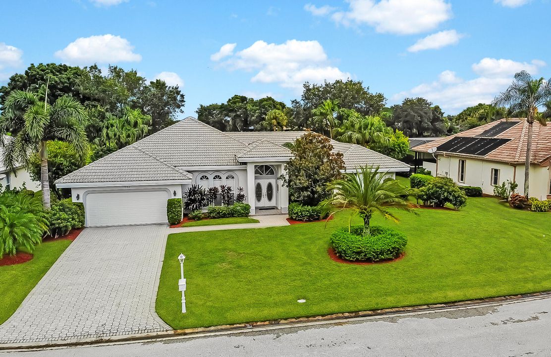 For Sale: $599,888 (3 beds, 2 baths, 2365 Square Feet)