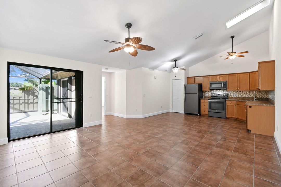 For Sale: $429,000 (3 beds, 2 baths, 1276 Square Feet)