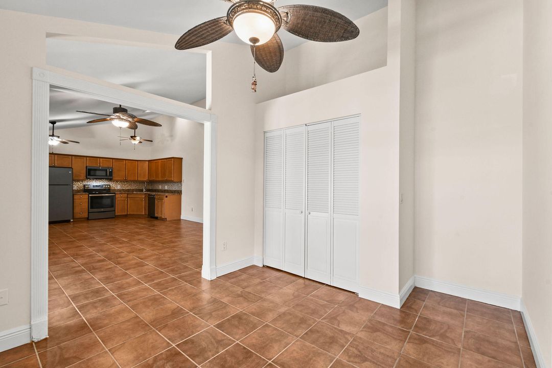 For Sale: $429,000 (3 beds, 2 baths, 1276 Square Feet)