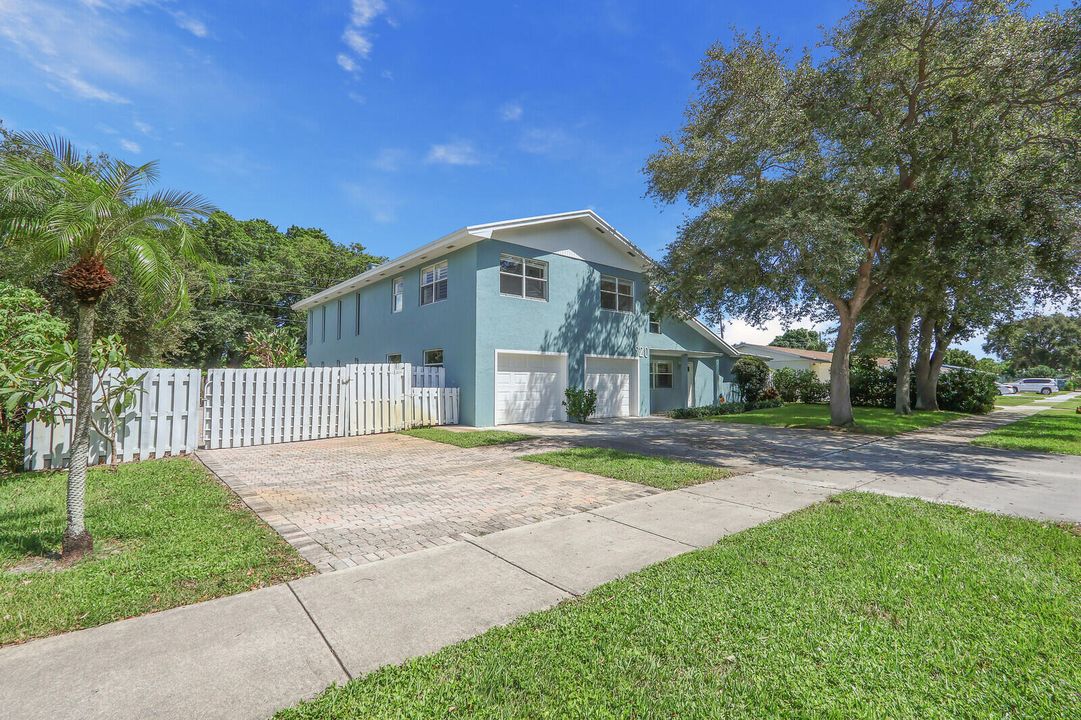 For Sale: $925,000 (4 beds, 3 baths, 3241 Square Feet)