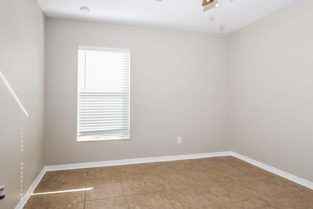 For Rent: $2,435 (3 beds, 2 baths, 1808 Square Feet)