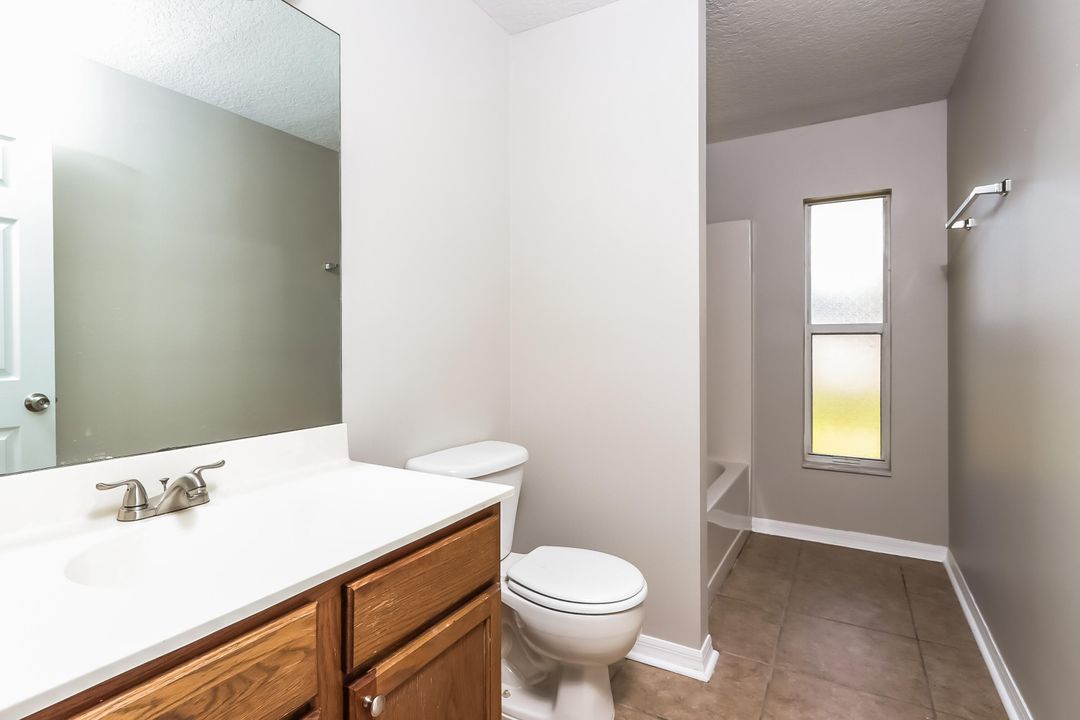 For Rent: $2,435 (3 beds, 2 baths, 1808 Square Feet)