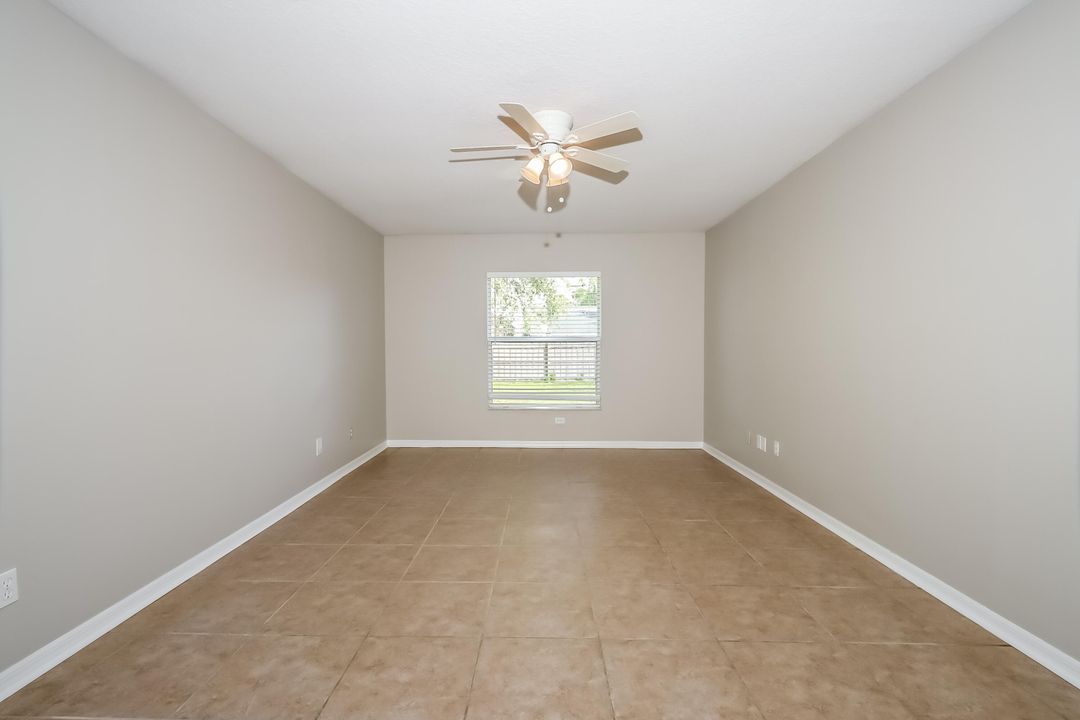 For Rent: $2,435 (3 beds, 2 baths, 1808 Square Feet)