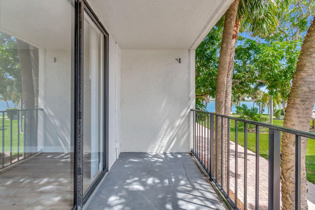 Active With Contract: $174,900 (1 beds, 1 baths, 527 Square Feet)