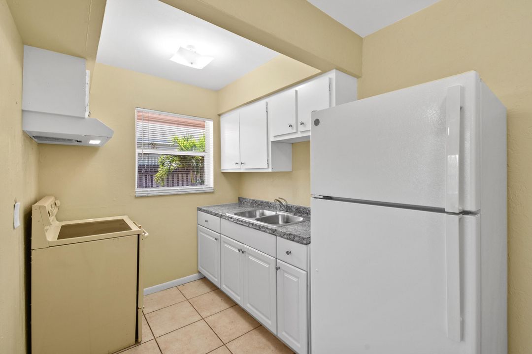 Active With Contract: $1,350 (1 beds, 1 baths, 620 Square Feet)