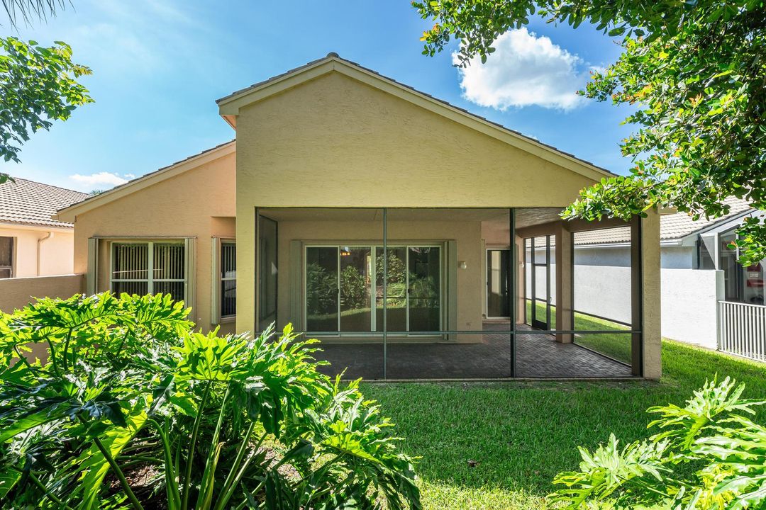 For Sale: $559,000 (3 beds, 2 baths, 2176 Square Feet)