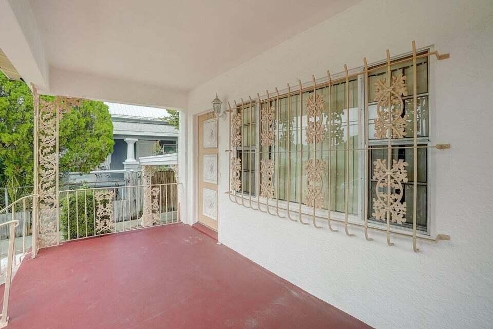 En Venta: $650,000 (3 camas, 3 baños, 1206 Pies cuadrados)