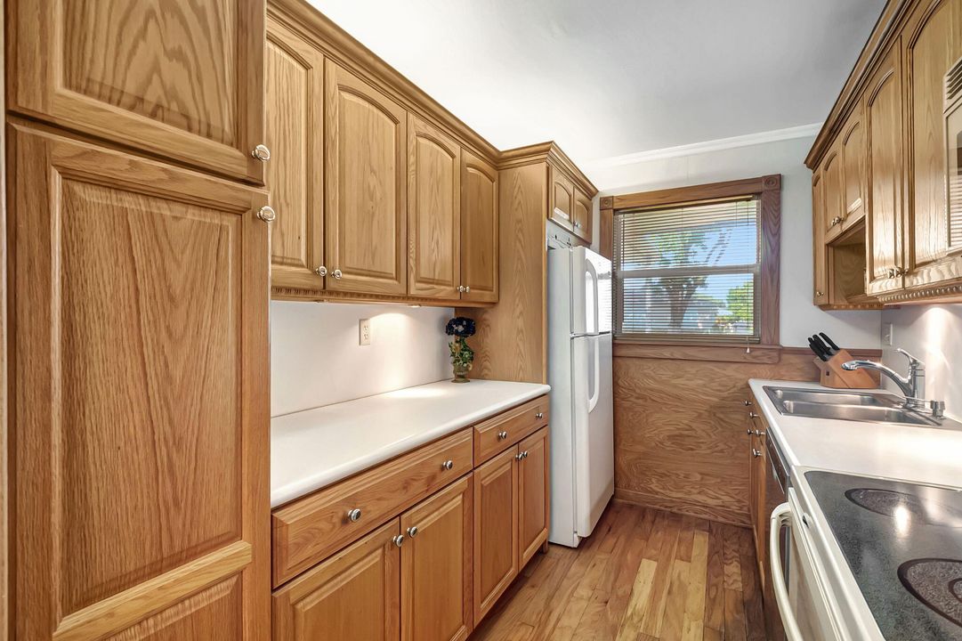 For Sale: $225,000 (2 beds, 2 baths, 1137 Square Feet)