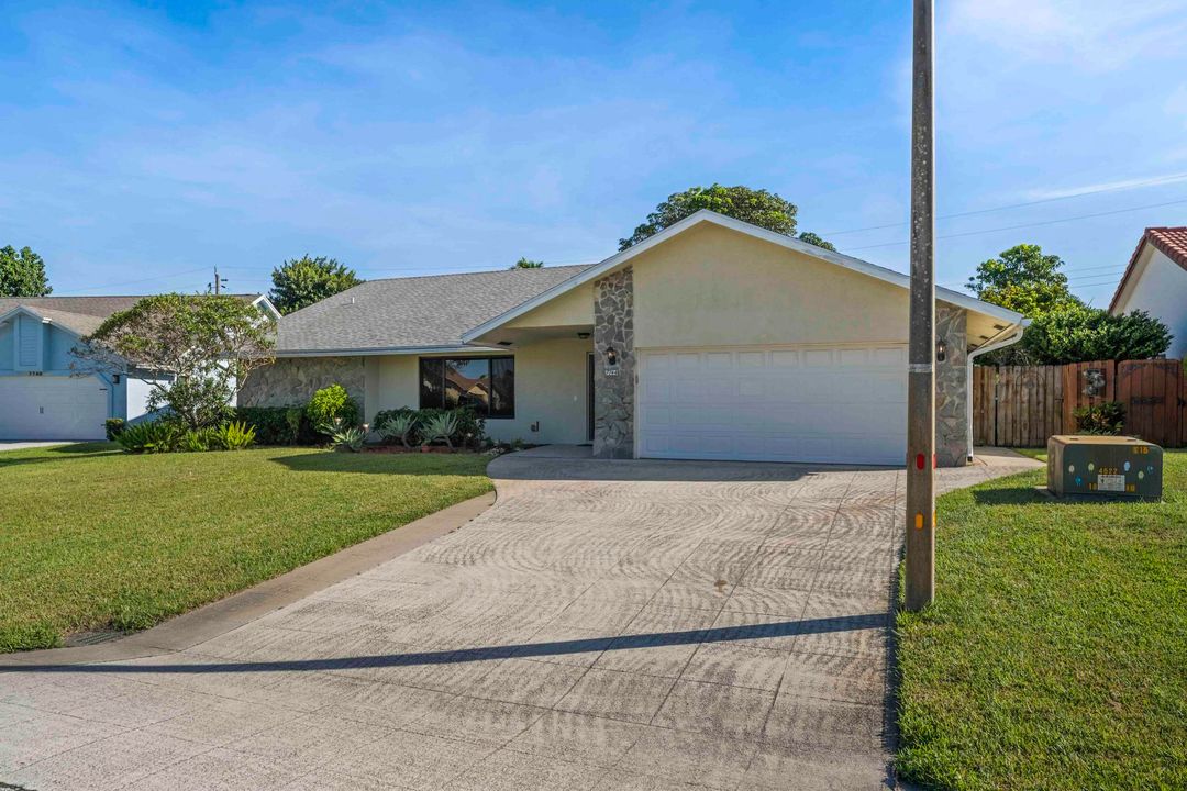 For Sale: $625,000 (3 beds, 2 baths, 1753 Square Feet)