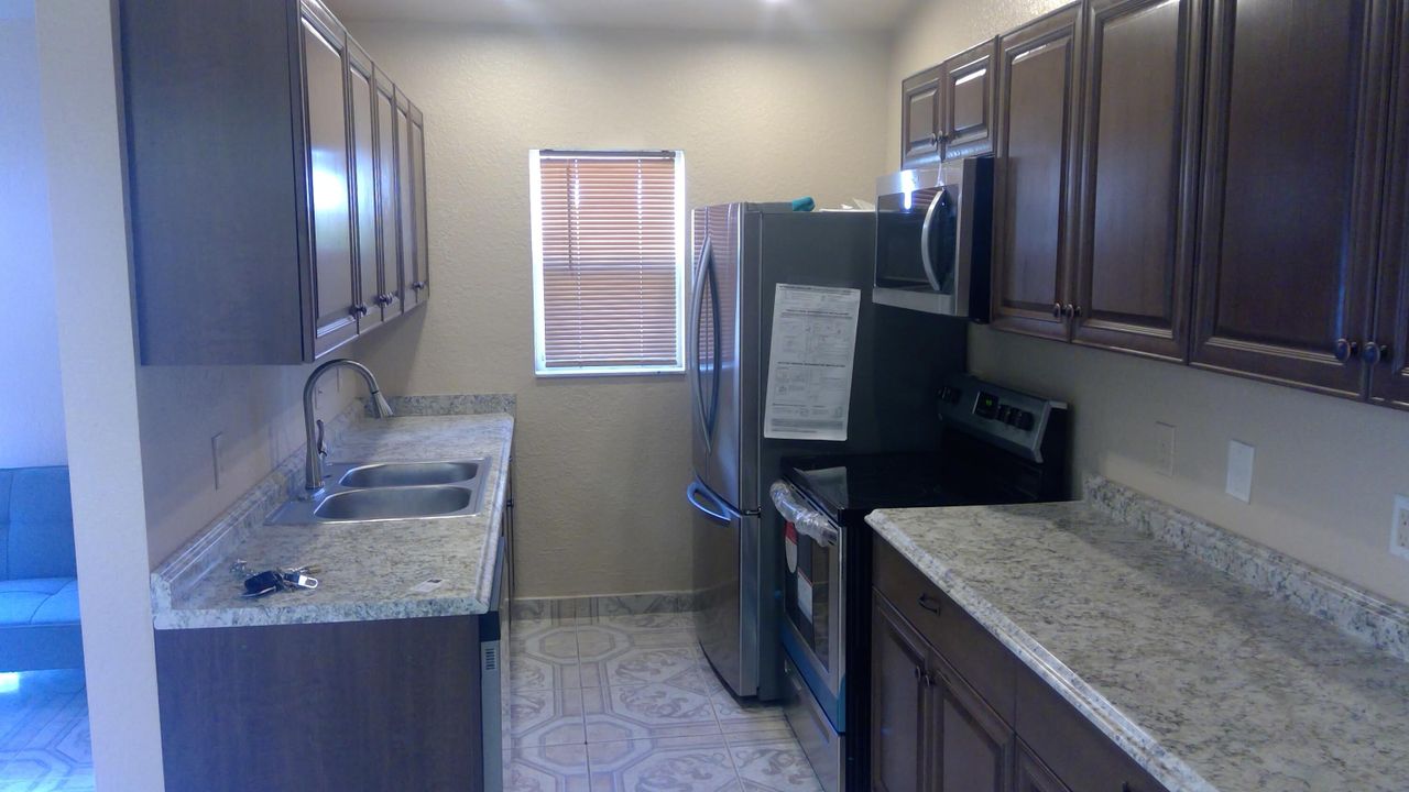 For Rent: $2,650 (3 beds, 2 baths, 1084 Square Feet)