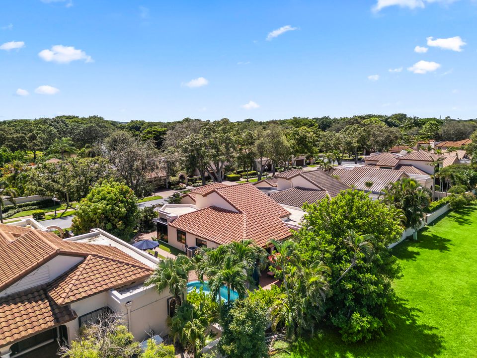 For Sale: $950,000 (2 beds, 2 baths, 2219 Square Feet)