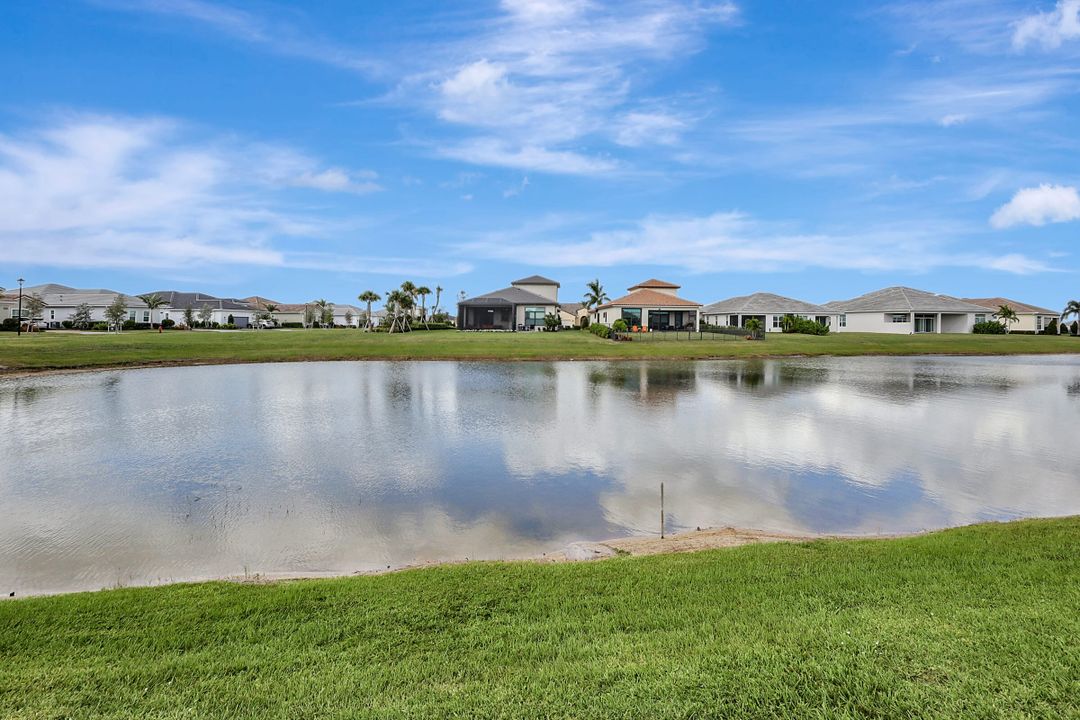 For Sale: $949,900 (3 beds, 3 baths, 3244 Square Feet)