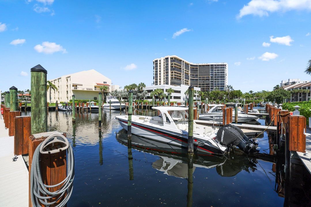 For Sale: $999,999 (2 beds, 2 baths, 1412 Square Feet)