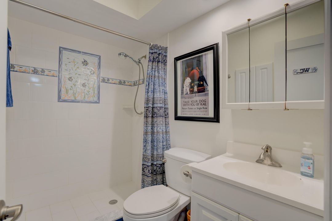 For Sale: $324,900 (2 beds, 2 baths, 946 Square Feet)