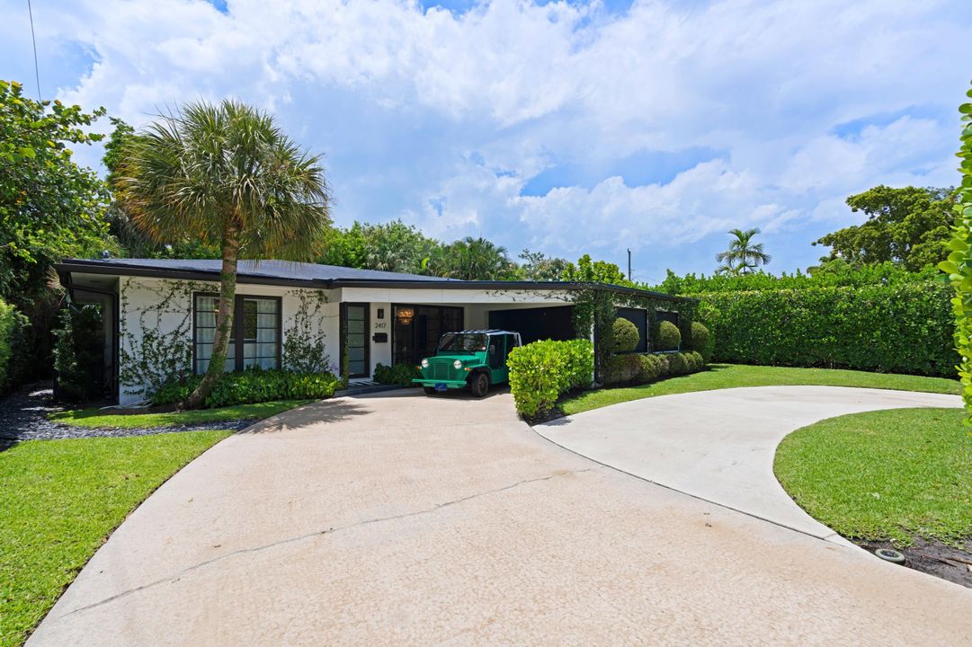 For Sale: $2,850,000 (3 beds, 3 baths, 1512 Square Feet)