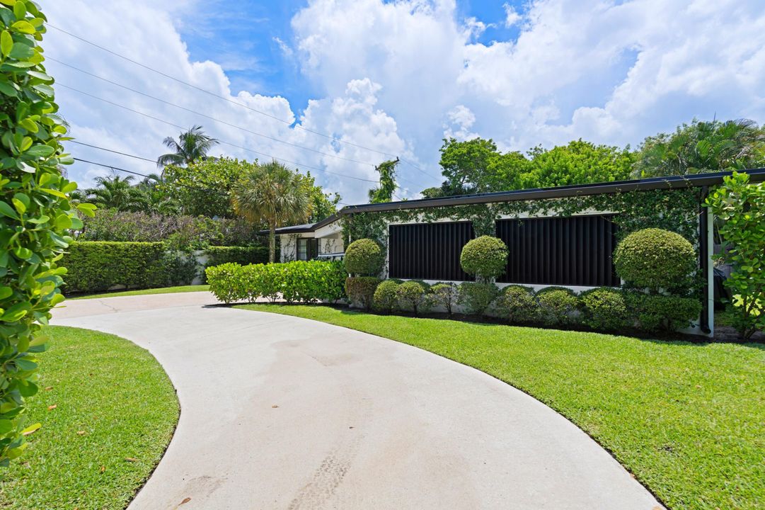 For Sale: $2,850,000 (3 beds, 3 baths, 1512 Square Feet)