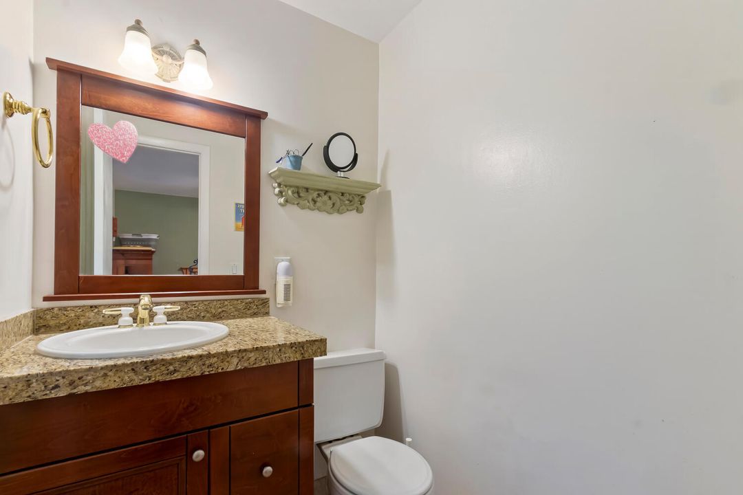 For Sale: $569,000 (3 beds, 1 baths, 1129 Square Feet)