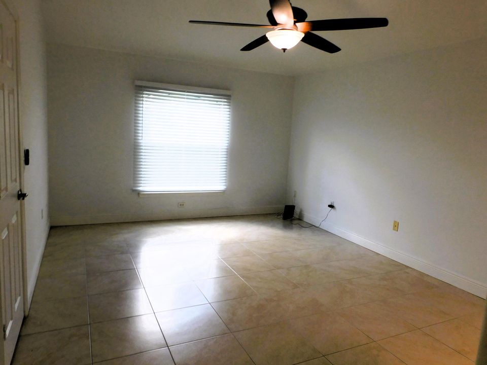 For Rent: $2,300 (3 beds, 2 baths, 1440 Square Feet)