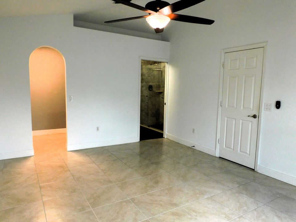 For Rent: $2,300 (3 beds, 2 baths, 1440 Square Feet)