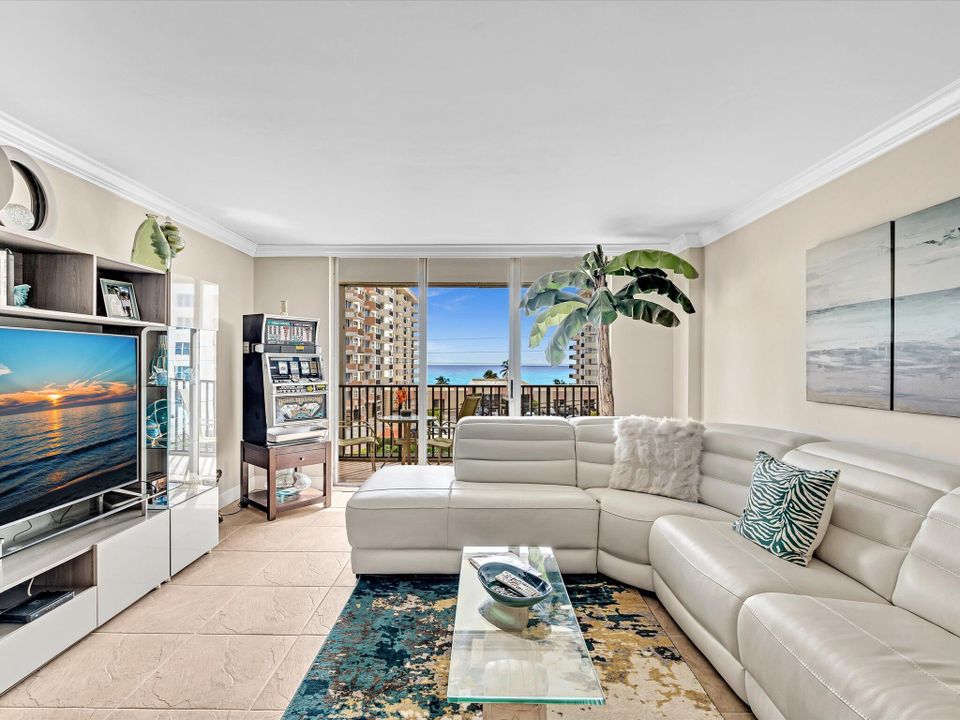 For Sale: $535,000 (2 beds, 2 baths, 1330 Square Feet)