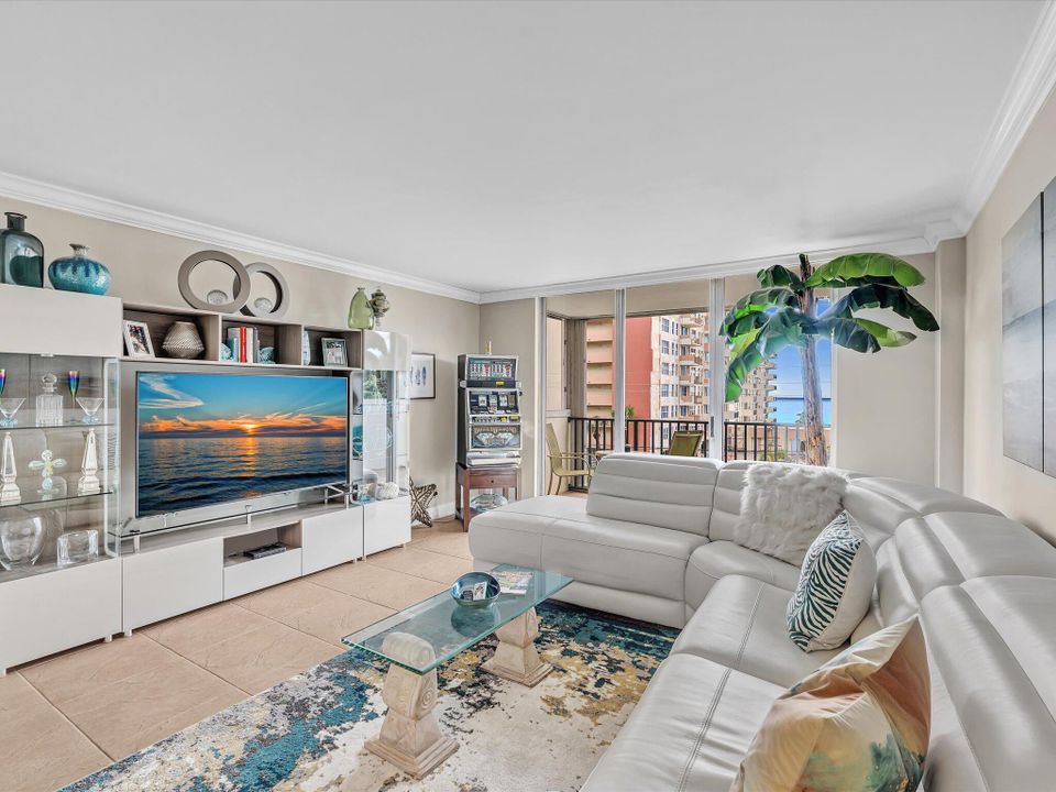 For Sale: $535,000 (2 beds, 2 baths, 1330 Square Feet)