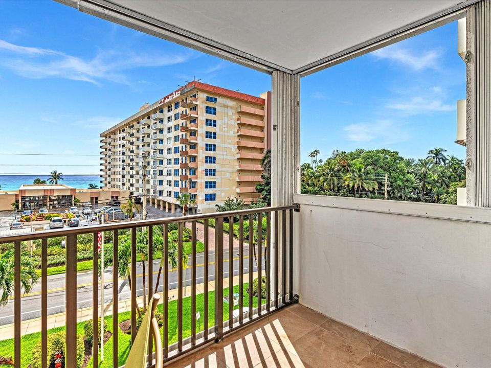 For Sale: $535,000 (2 beds, 2 baths, 1330 Square Feet)