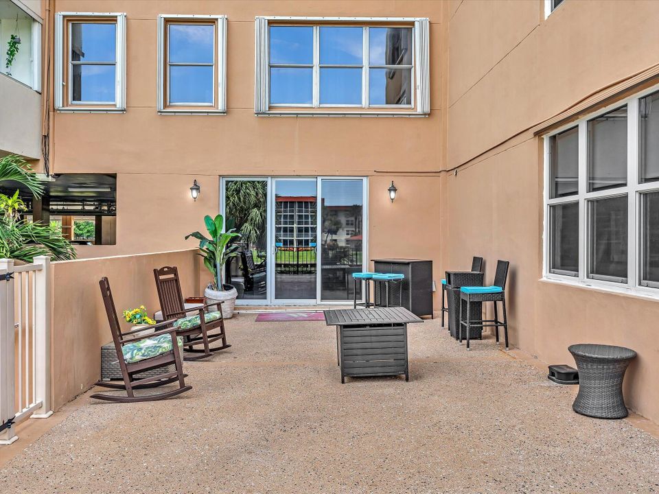 For Sale: $535,000 (2 beds, 2 baths, 1330 Square Feet)